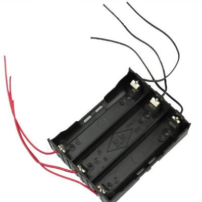 Carcasa 3x 18650 cu fire pentru fiecare slot in parte permite conectare in serie sau paralel
