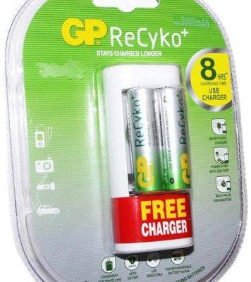 Incarcator AA/AAA NIMH R3/R6 + 2xR6 2100mAh +adaptor WA12 GP