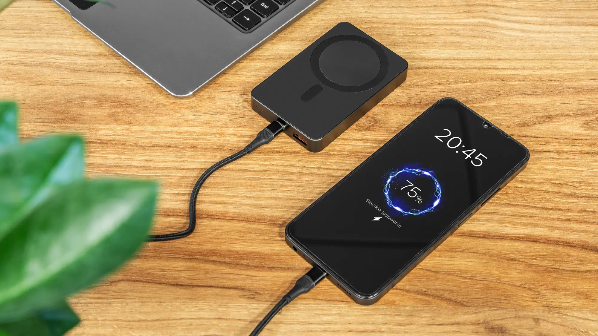 Power Bank inductie Kruger&Matz KM0912 10000mAh Li-ion Mag Safe wireless 15W / USB-C 20W /USB-A 25W - imagine 5