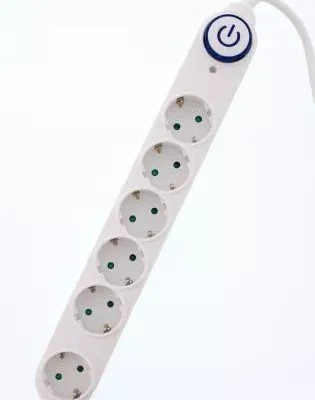 Prelungitor 6 prize 3m alb cu intrerupator cablu 3xG1.5mmp Well